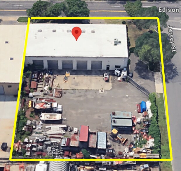 125 Edison Ave, West Babylon, NY à louer - Photo du bâtiment - Image 2 de 6