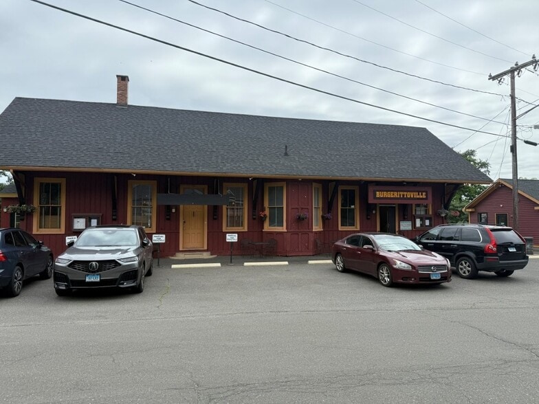 55 Church Hill Rd, Newtown, CT for lease - Primary Photo - Image 1 of 4