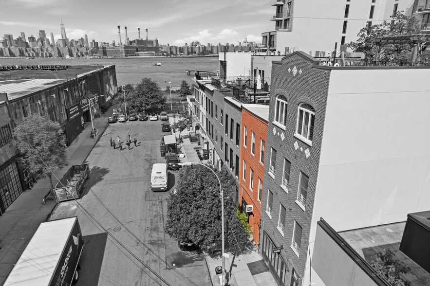 29 Greenpoint Ave, Brooklyn, NY à vendre - Photo du bâtiment - Image 1 de 18