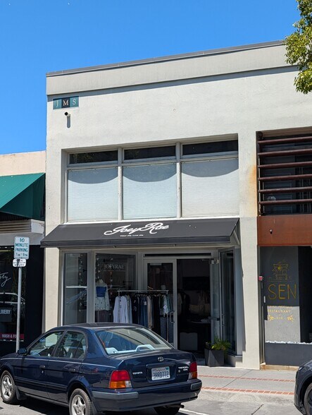 677 Laurel St, San Carlos, CA à louer - Photo du bâtiment - Image 1 de 4