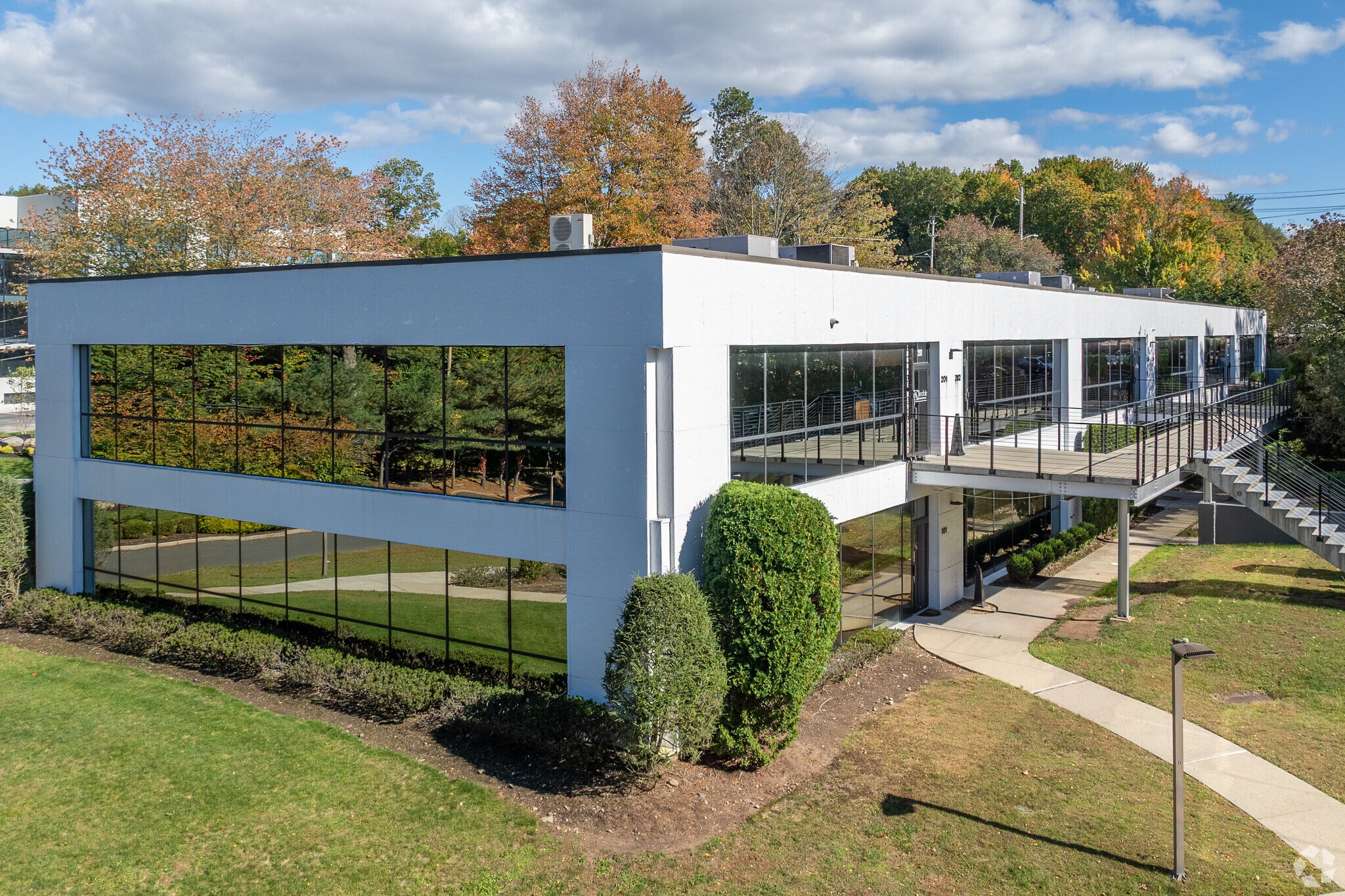 1 Executive Blvd, Suffern, NY for lease Primary Photo- Image 1 of 42
