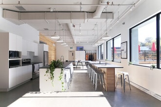 875 Boul Charest O, Québec, QC for lease Interior Photo- Image 1 of 10