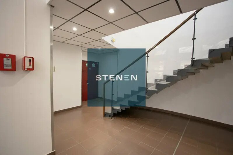 6 Allée Des Banquiers, Aix-en-Provence for lease - Interior Photo - Image 3 of 6