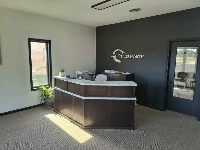 910 Richard Rd, Dyer, IN à vendre - Photo du bâtiment - Image 3 de 11