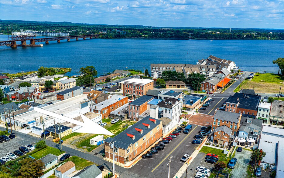 415 Pennington Ave, Havre De Grace, MD à vendre - Photo du bâtiment - Image 2 de 64