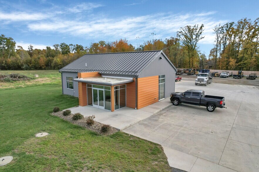 10095 Tollgate Rd, Pataskala, OH à louer - Photo du bâtiment - Image 2 de 5