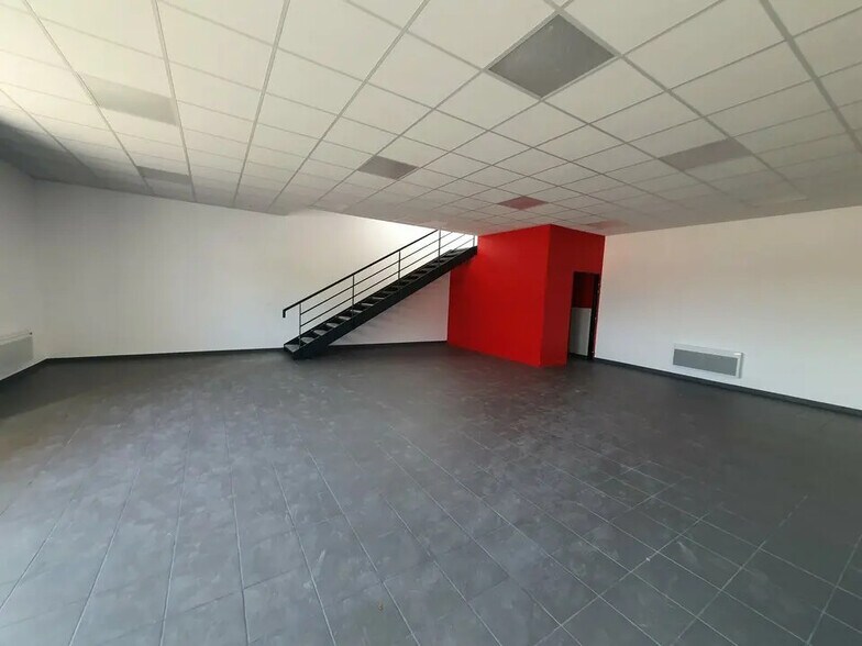 Flex in Bondoufle for sale - Interior Photo - Image 2 of 4