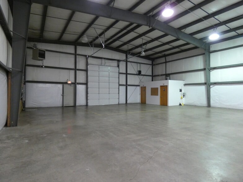 181 William White way, Shelton, WA for lease - Building Photo - Image 3 of 10