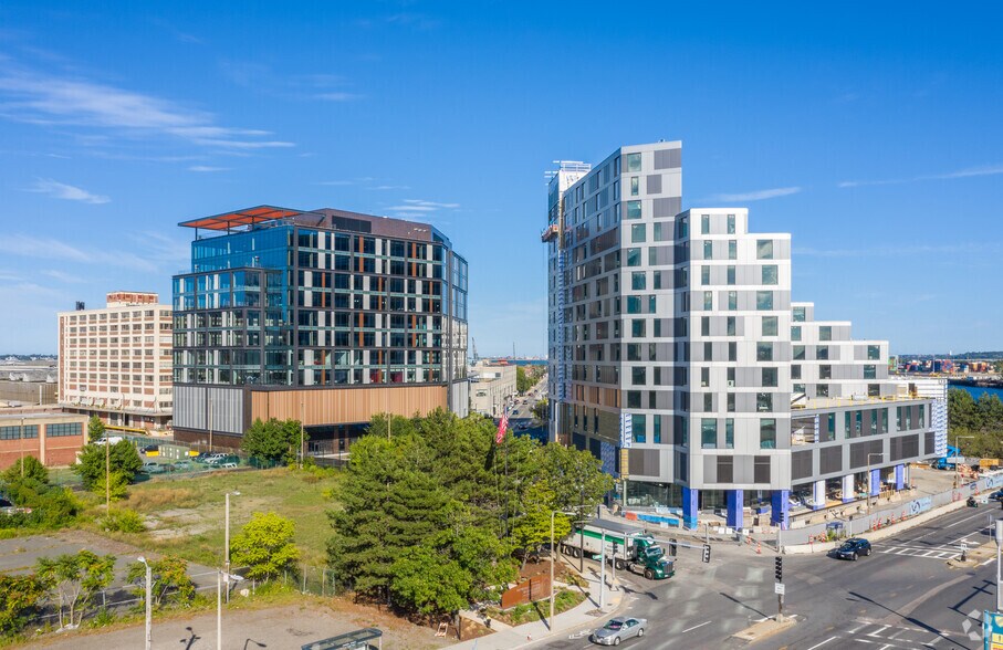 2 Drydock Ave, Boston, MA à louer - Photo du bâtiment - Image 3 de 21