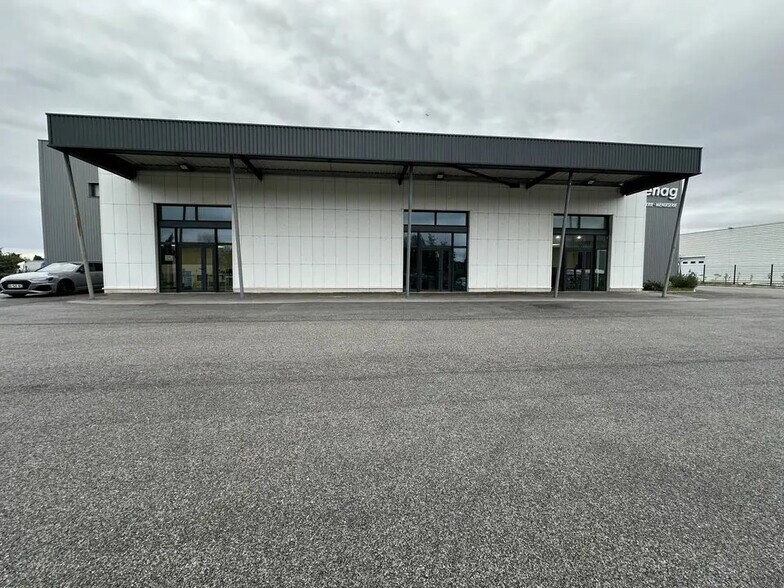 Flex in Nîmes for lease - Building Photo - Image 2 of 11