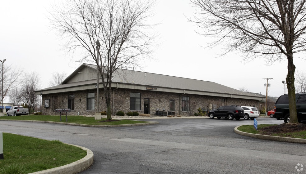 1051 Southpoint Cir, Valparaiso, IN for lease - Building Photo - Image 3 of 4