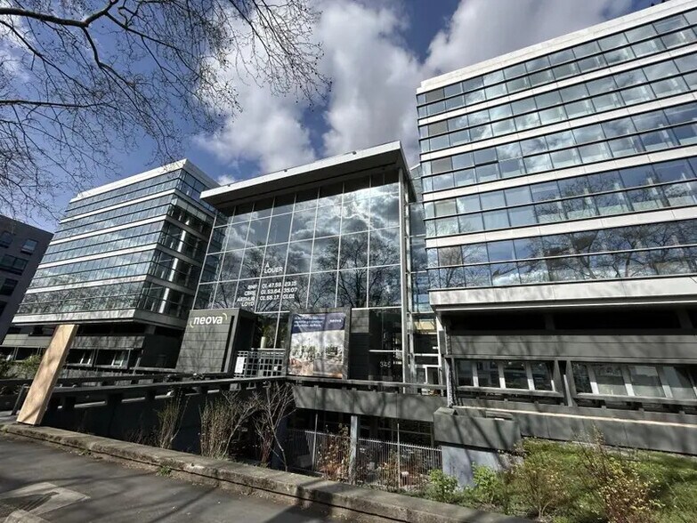 345 Avenue Georges Clemenceau, Nanterre à louer - Photo du bâtiment - Image 2 de 22