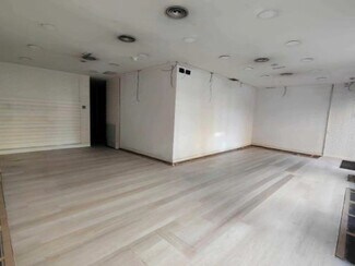 Plus de détails pour Multi-résidentiel à vendre