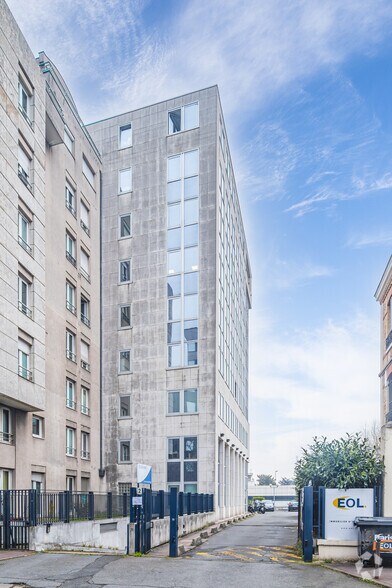 Office in Charenton-le-Pont for lease - Building Photo - Image 2 of 2