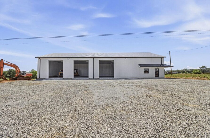 7565 Happy Valley Rd, Cave City, KY à vendre - Photo du bâtiment - Image 3 de 10