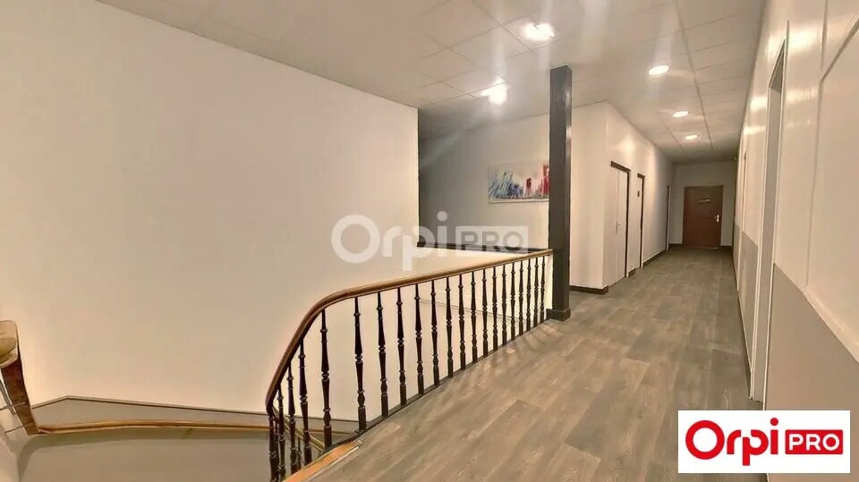 Office in Roubaix for lease Interior Photo- Image 1 of 13