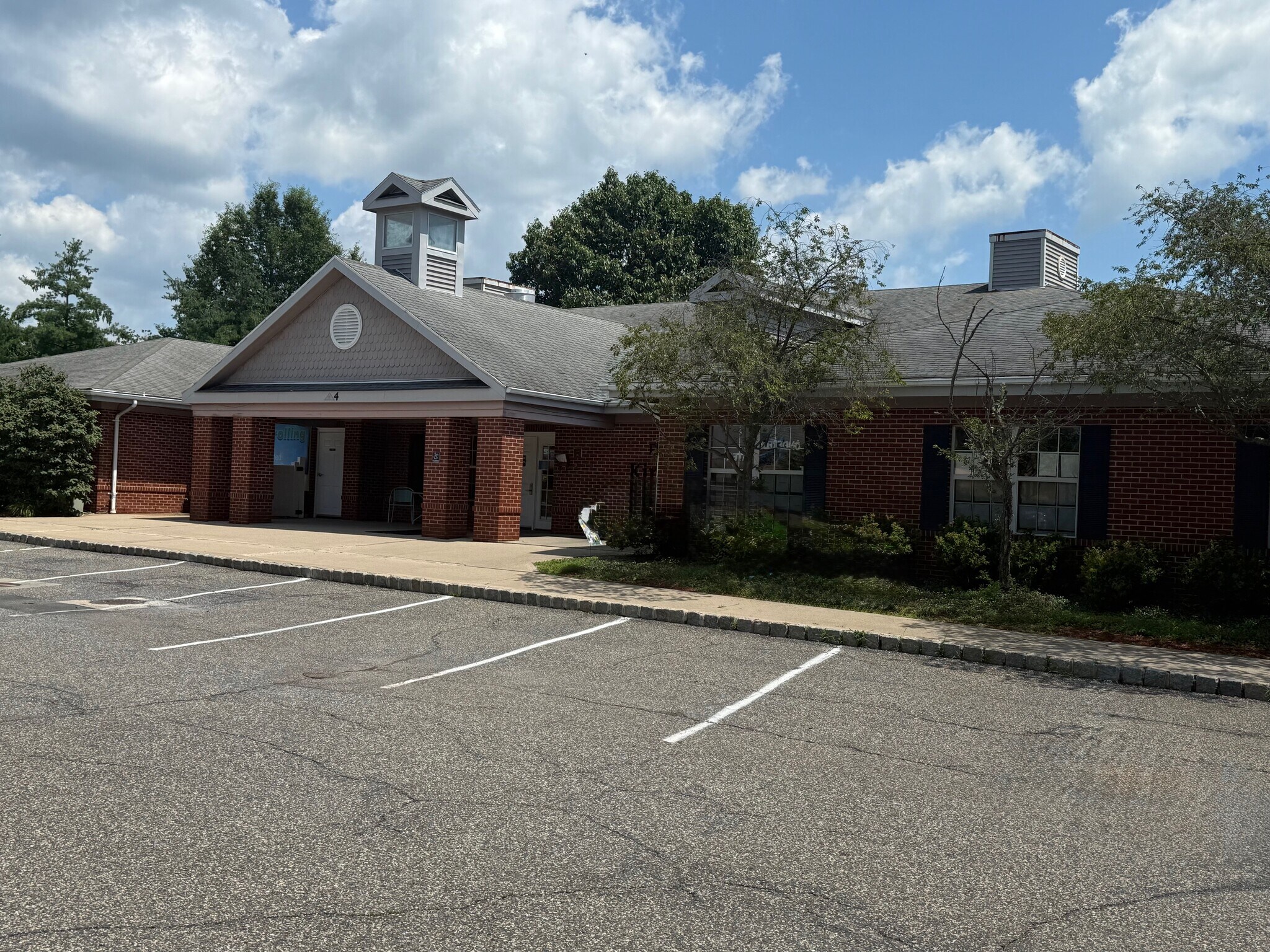 4 Royal Rd, Flemington, NJ à vendre Photo du bâtiment- Image 1 de 4