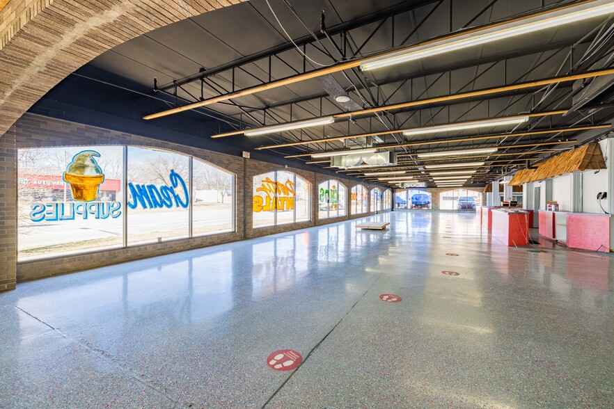 Portfolio For Sale portfolio of 5 properties for sale on LoopNet.ca - Interior Photo - Image 3 of 8