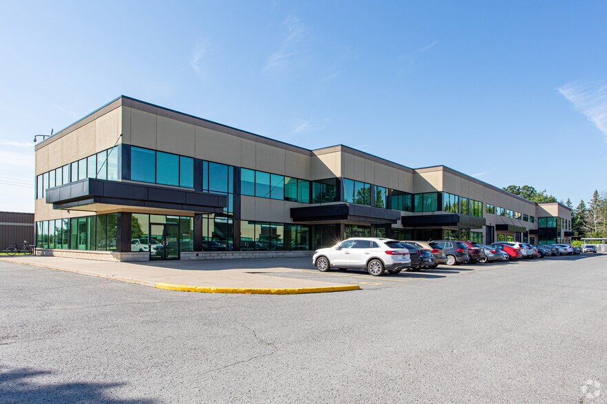 120 Iber Rd, Ottawa, ON for sale - Primary Photo - Image 1 of 1