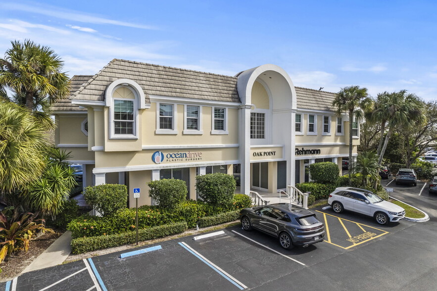 5070 Highway A1A, Vero Beach, FL for lease - Building Photo - Image 1 of 9