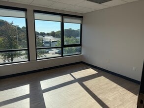 580 Main St, Reading, MA for lease Interior Photo- Image 2 of 7