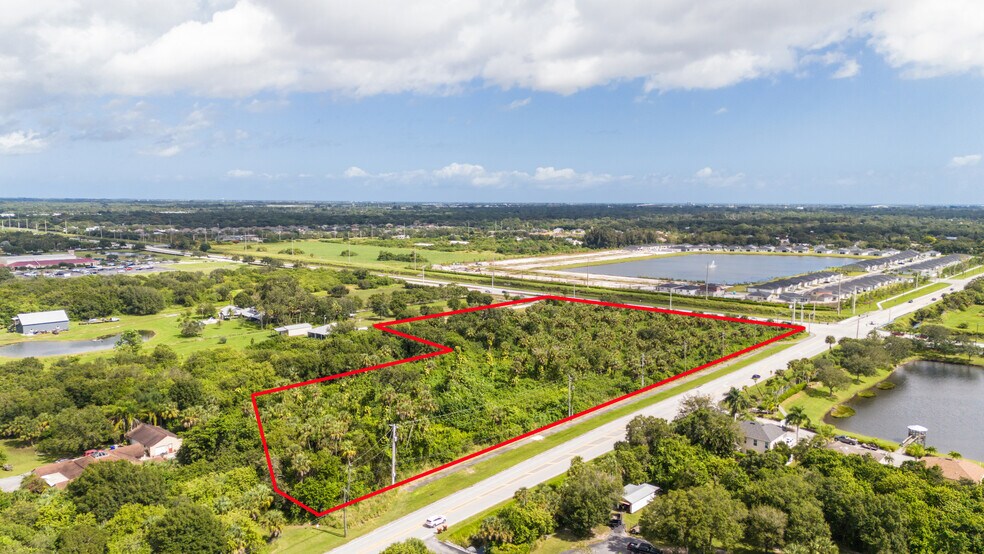 5992 8th St, Vero Beach, FL à vendre - Photo du bâtiment - Image 3 de 12