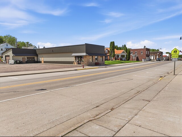 123 N Main St, Loyal, WI à vendre - Photo du bâtiment - Image 2 de 37