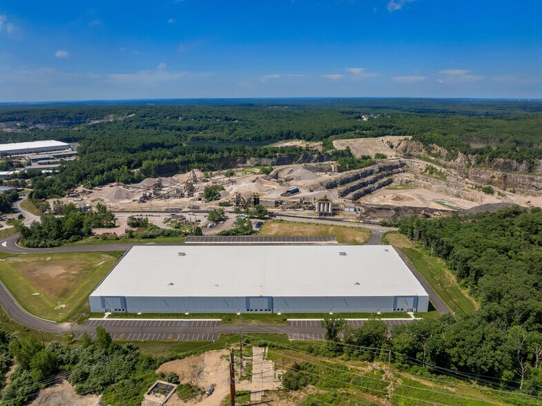 315 Green St, Wrentham, MA à louer - Photo du bâtiment - Image 2 de 12