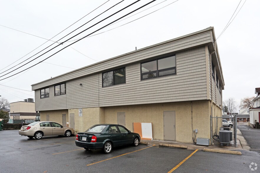 28 W Eagle Rd, Havertown, PA for sale - Building Photo - Image 2 of 5