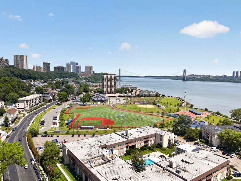 1033-1077 River Rd, Edgewater, NJ for sale - Building Photo - Image 3 of 52