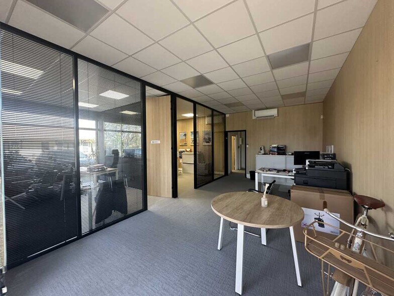 Bureau dans Eysines à vendre - Photo du bâtiment - Image 2 de 3