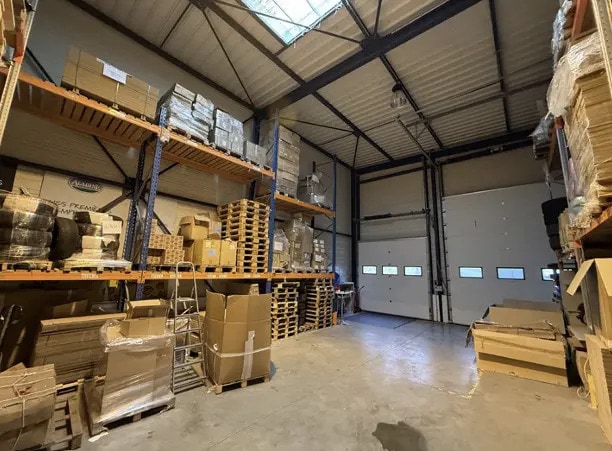 Flex in FLEURIEUX SUR L 39 ARBRESLE for lease - Interior Photo - Image 3 of 7