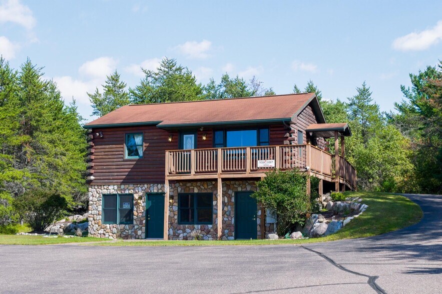 8778 Earls Ct, Woodruff, WI à vendre - Photo du bâtiment - Image 1 de 8