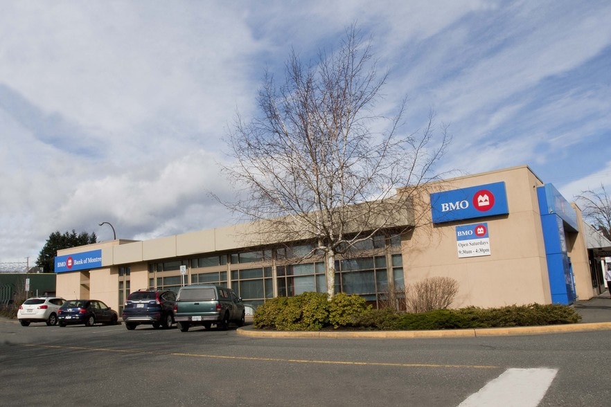 585 England Ave, Courtenay, BC for sale - Building Photo - Image 2 of 3