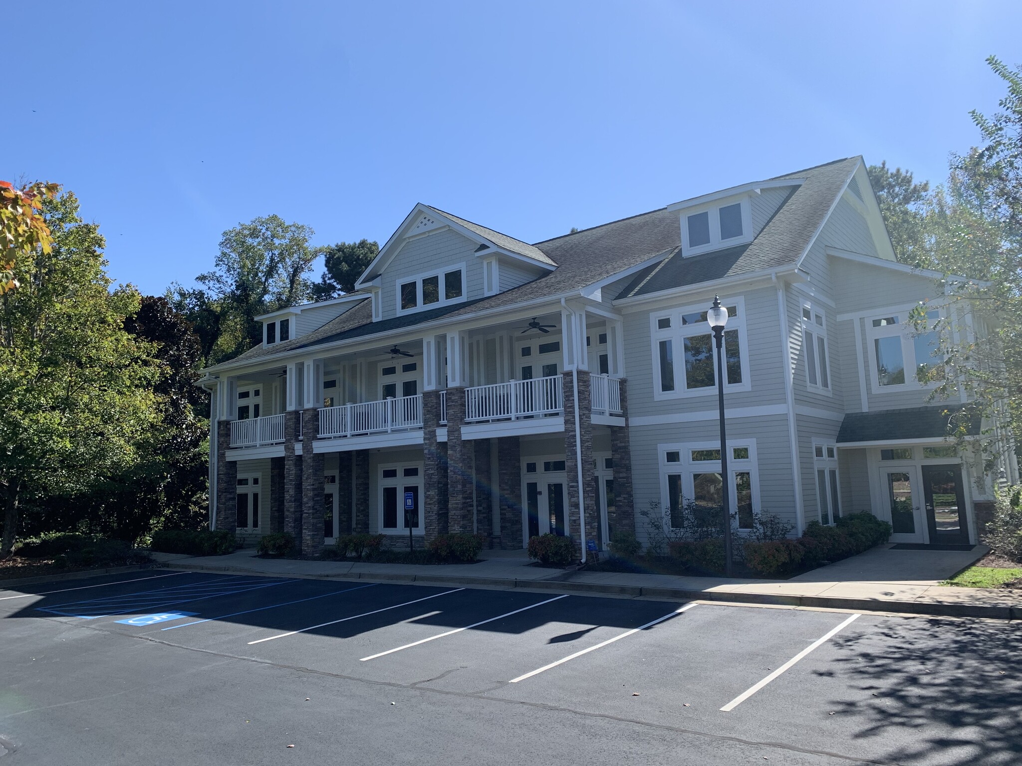 1792 Woodstock Rd, Roswell, GA for lease Primary Photo- Image 1 of 3