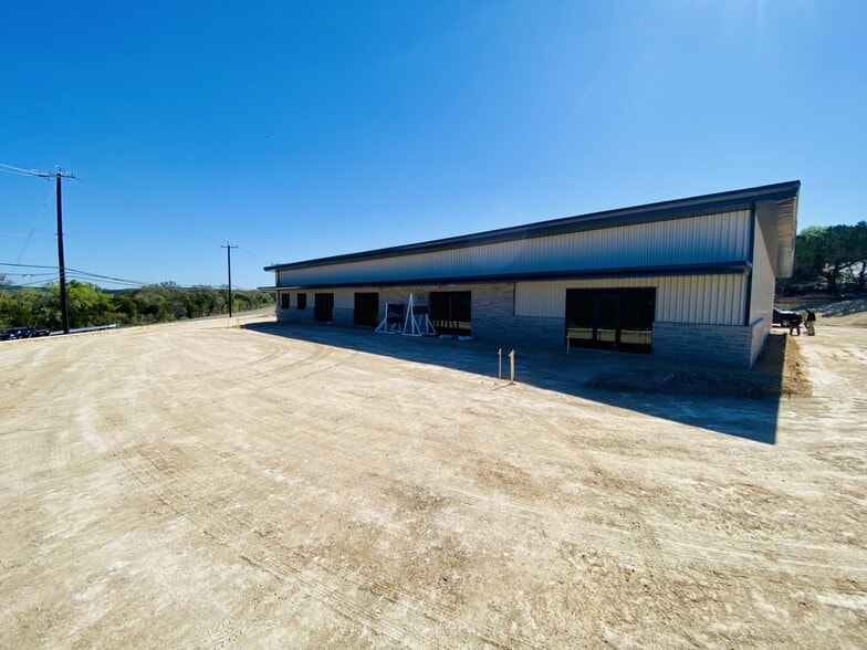 8932 FM 1863, Garden Ridge, TX à louer - Photo du bâtiment - Image 2 de 7