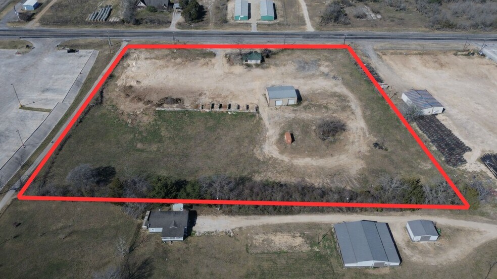1951 S Magnolia Ave, Luling, TX à vendre - Photo du bâtiment - Image 2 de 45