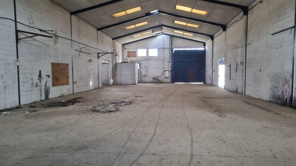 Calle la Red Doce, Alcala de Guadaira, Polígonos, 9, SEVILLA, Sevilla à louer - Photo du bâtiment - Image 2 de 7