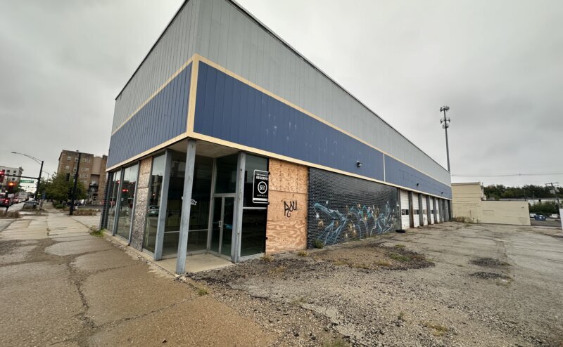 210 S Walnut St, Champaign, IL à vendre - Photo du bâtiment - Image 2 de 5