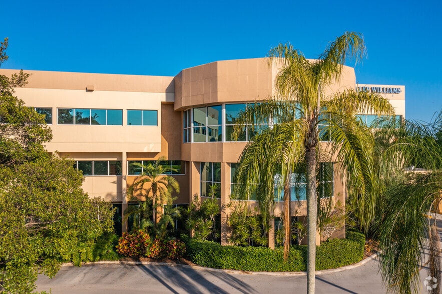 1625 N Commerce Pky, Weston, FL à louer - Photo du bâtiment - Image 3 de 12