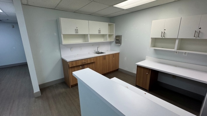 3099 SW 8th St, Miami, FL for lease - Interior Photo - Image 2 of 6