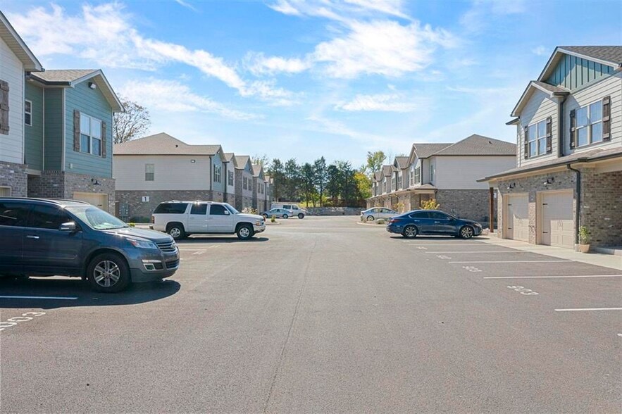 721 Plano Rd, Bowling Green, KY à vendre - Photo du bâtiment - Image 2 de 14