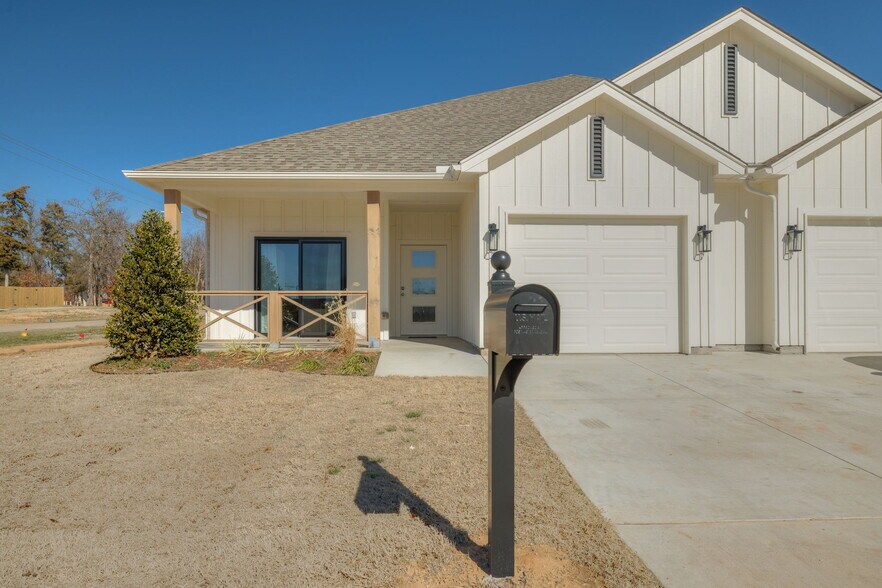 1010 Lovers Lane ln, Perkins, OK à vendre - Photo du bâtiment - Image 2 de 23