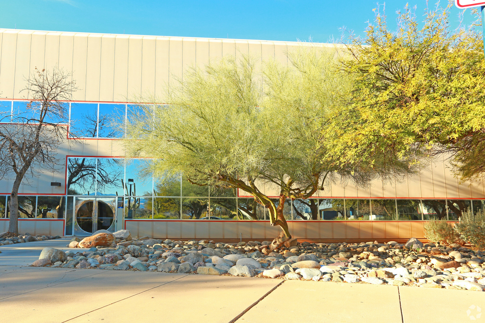 9060 S Rita Rd, Tucson, AZ for lease Building Photo- Image 1 of 9