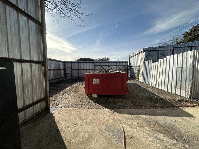 7581 Bandera Rd, San Antonio, TX for lease - Building Photo - Image 3 of 6