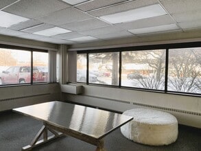 6001 Cochran Rd, Solon, OH à louer Photo intérieure- Image 1 de 3