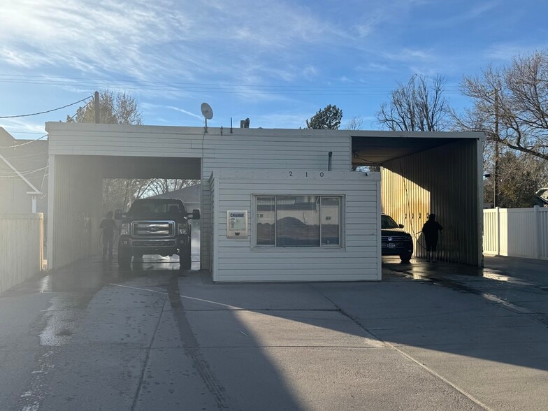 210 Oak Ave, Eaton, CO for sale - Primary Photo - Image 1 of 7