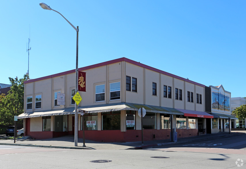 2221-2233 Pear St, Pinole, CA for lease - Primary Photo - Image 1 of 4