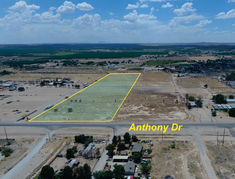 2025 Anthony Dr, Anthony, NM à vendre - Photo du bâtiment - Image 3 de 6