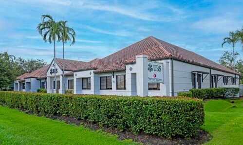 7950 Summerlin Lakes Dr, Fort Myers, FL à louer - Photo du bâtiment - Image 2 de 7